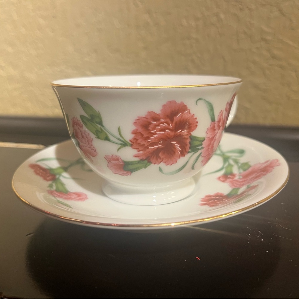 JANUARY Vintage AVON 1991 ‘Blossoms of the Month’ January Teacup & Saucer - Picture 3 of 10